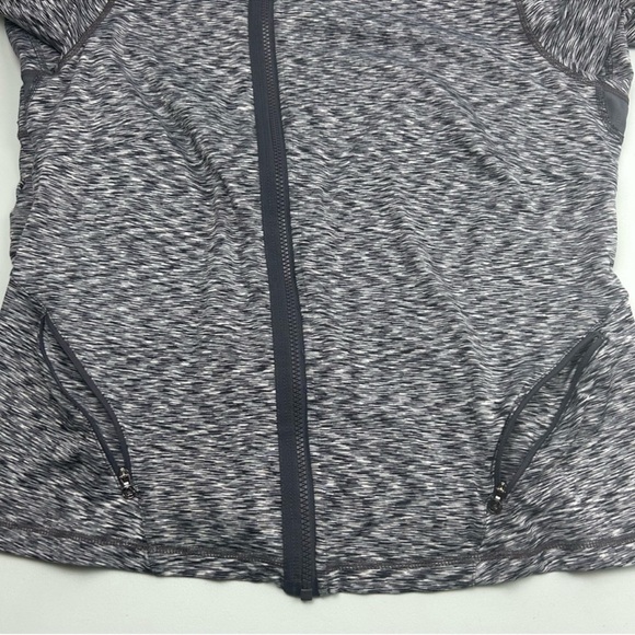 Titika activewear jacket - Picture 9 of 12